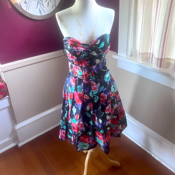 Express 90’s pleated, strapless dress matching belt, Halloween (cyndi lauper?!) - Picture 1 of 7